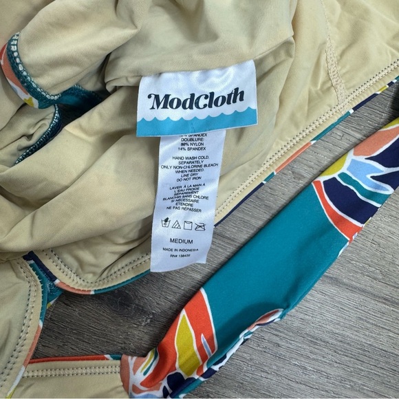 ModCloth bathing suit Women’s One Piece Floral Medium Halter Tropical Green - Picture 7 of 10